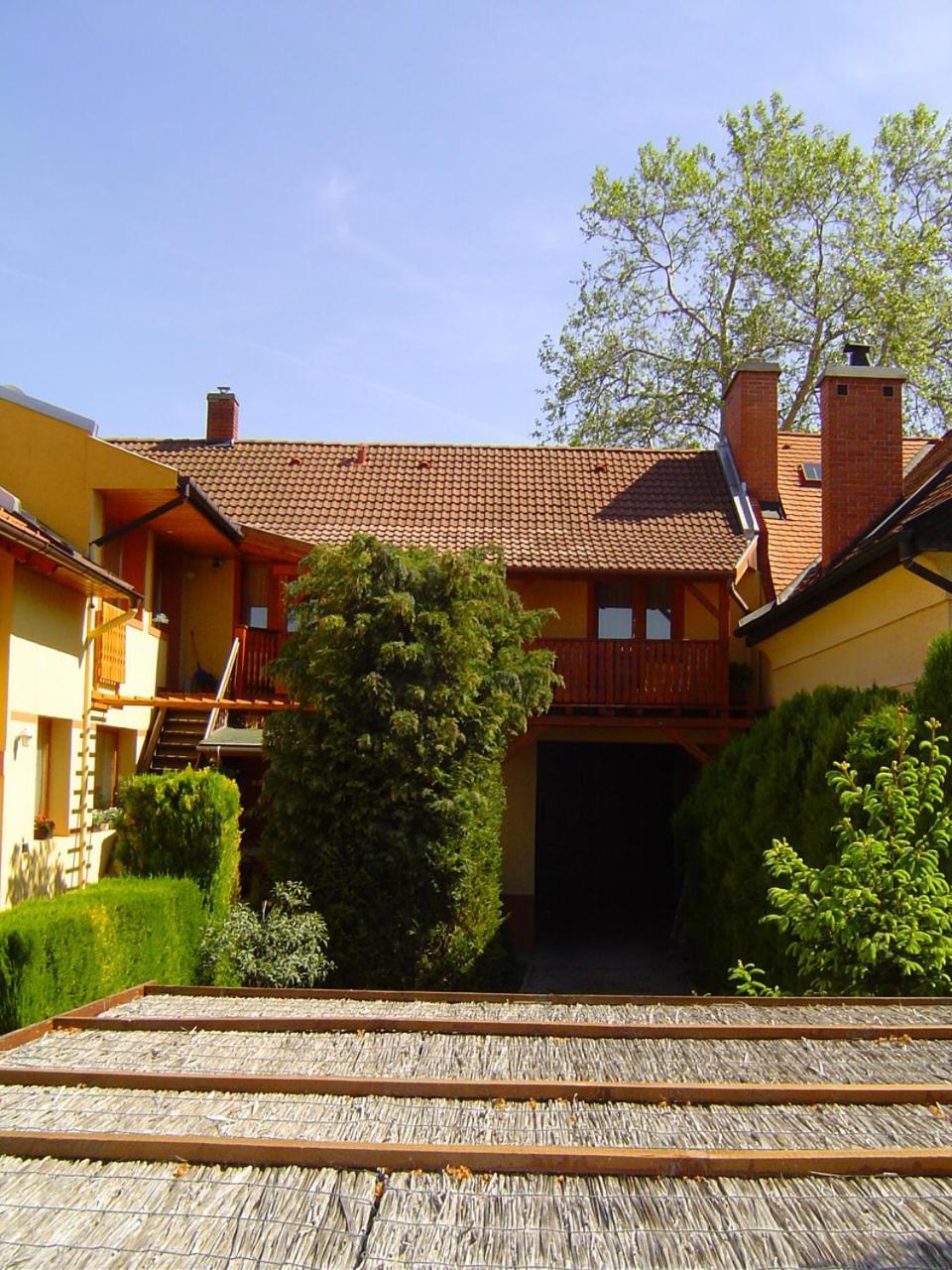 Hotel Lunczer Vendeghaz Mosonmagyaróvár Exteriér fotografie
